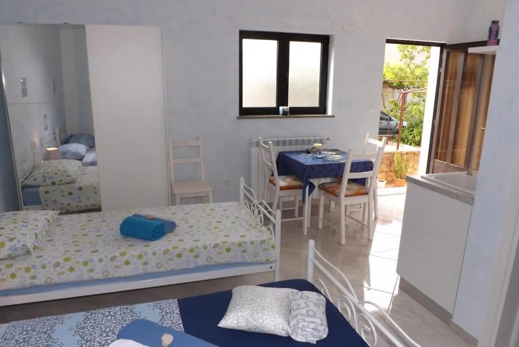 Studio Apartment In Umag With Balcony, Wifi 853-4