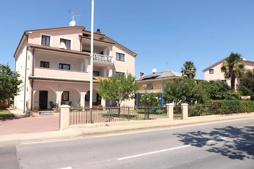 Studio Apartment In Umag With Balcony, Wifi 853-4 0*,