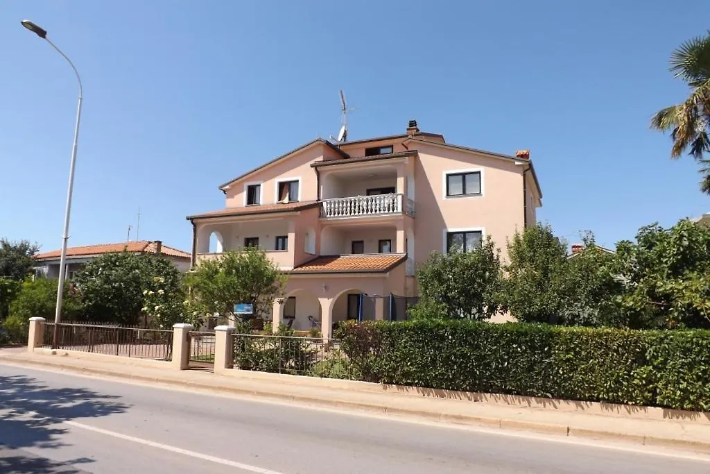 Studio Apartment In Umag With Balcony, Wifi 853-4