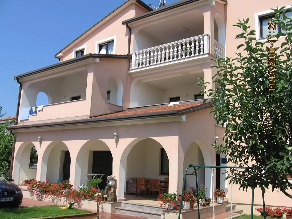 Studio Apartment In Umag With Balcony, Wifi 853-4