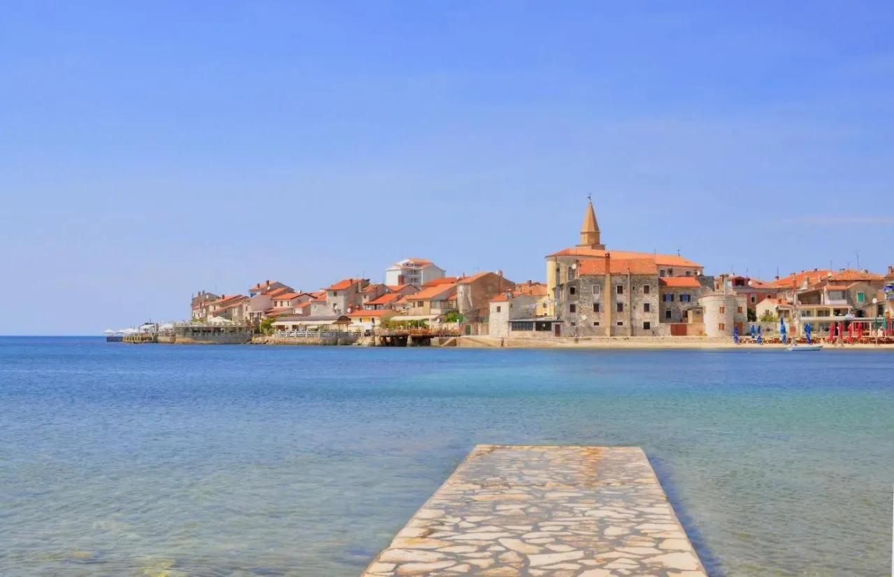 Studio Apartment In Umag With Balcony, Wifi 853-4